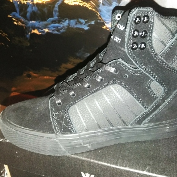 Supra - Picture 2 of 3